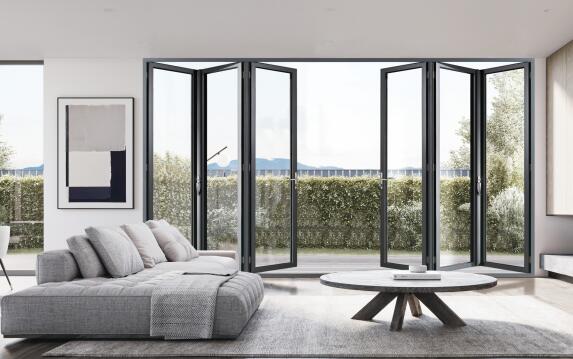 推拉門封陽臺好還是斷橋鋁平開窗好？封陽臺方案指南